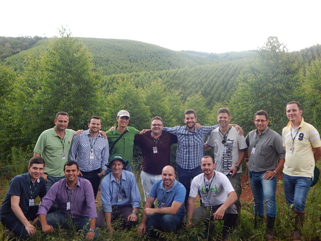 Training course and sharing with foresters in a field day at MASISA and FPC member forest company in Brazil.